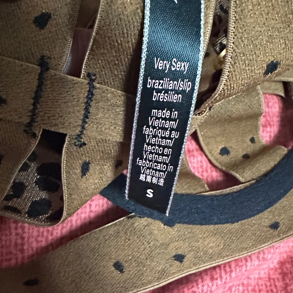 Victoria’s Secret tiger print very sexy bra - Picture 5 of 6